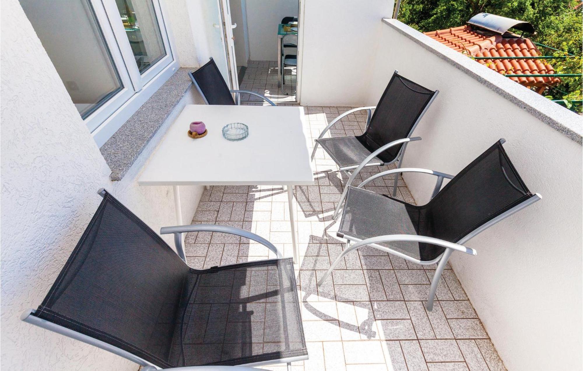 Beautiful Apartment In Crikvenica With Kitchen Extérieur photo